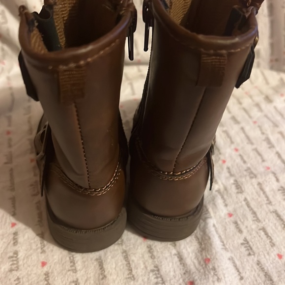 Carter’s - Picture 5 of 5